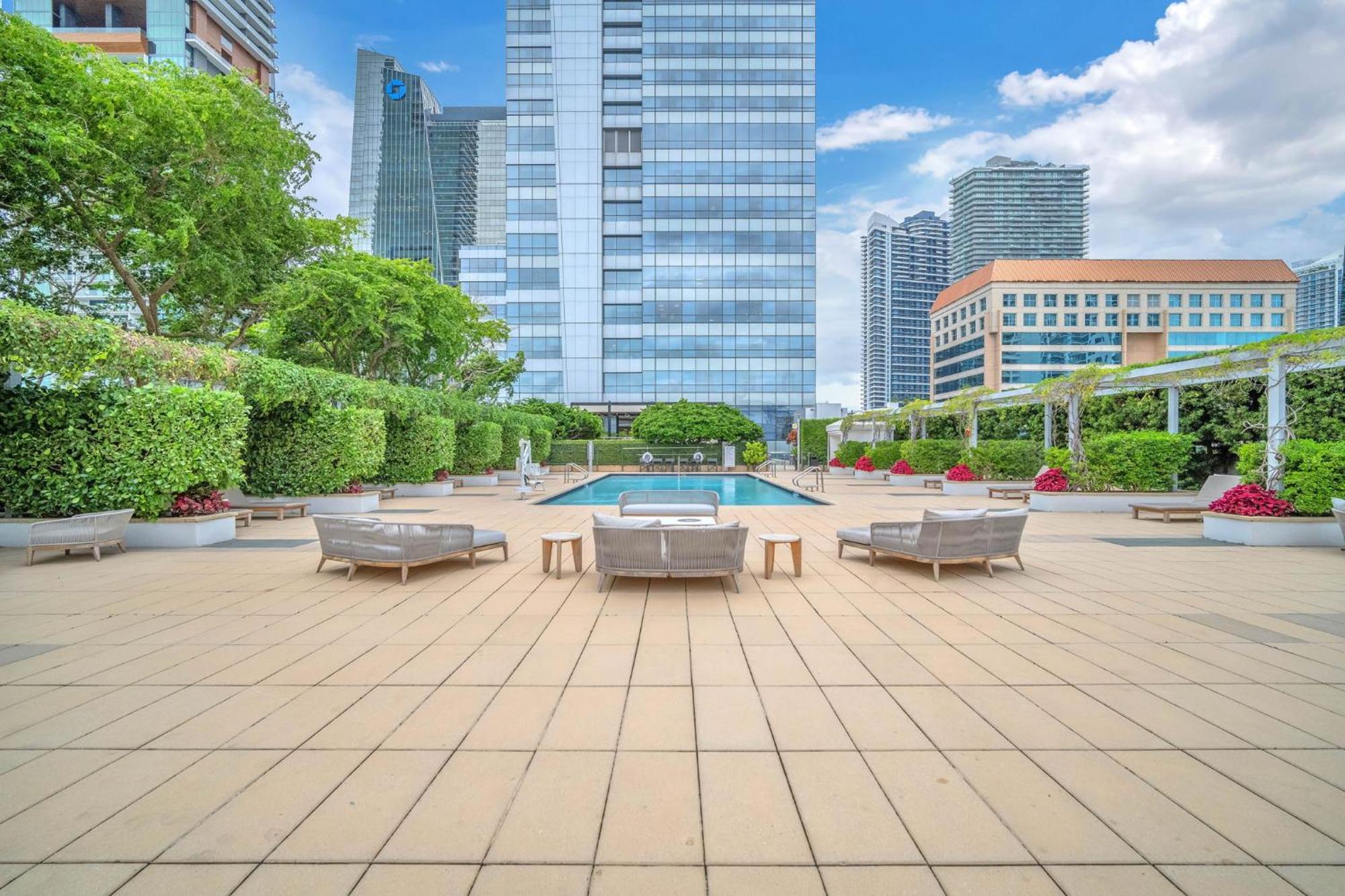2 Bedroom Or King Studio Suites Four Seasons Hotel Miami Free Wi-Fi & Free Parking Номер фото