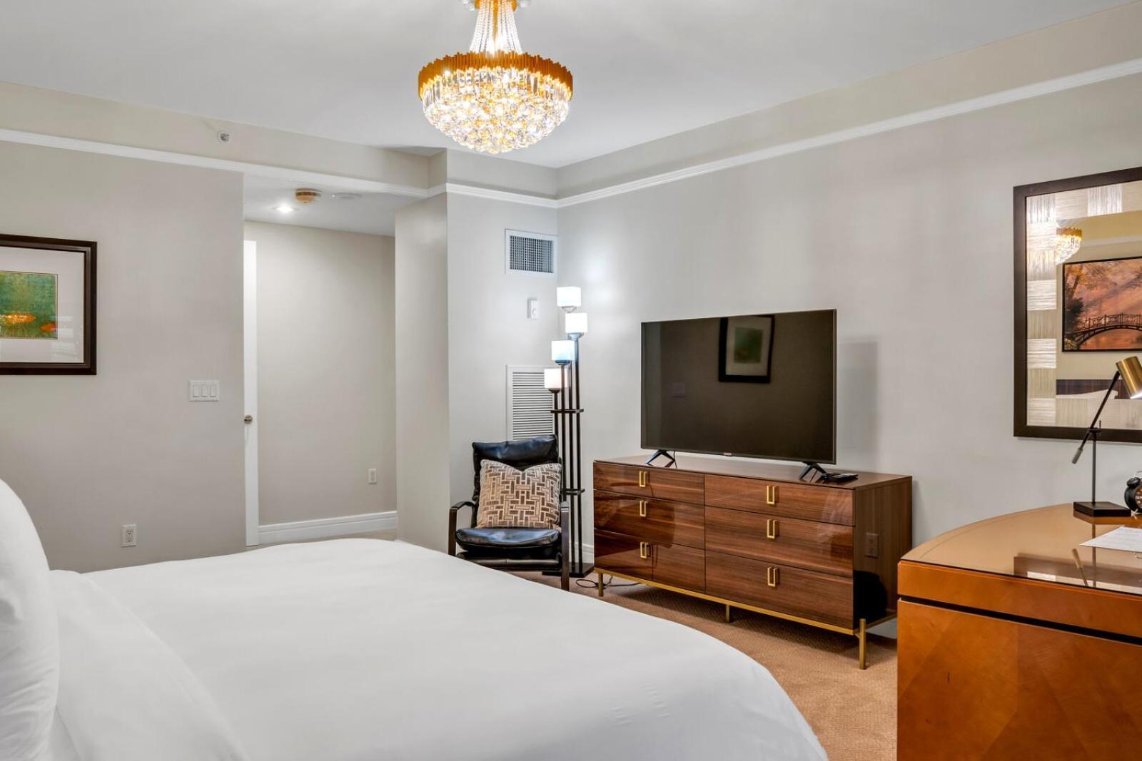 2 Bedroom Or King Studio Suites Four Seasons Hotel Miami Free Wi-Fi & Free Parking Номер фото