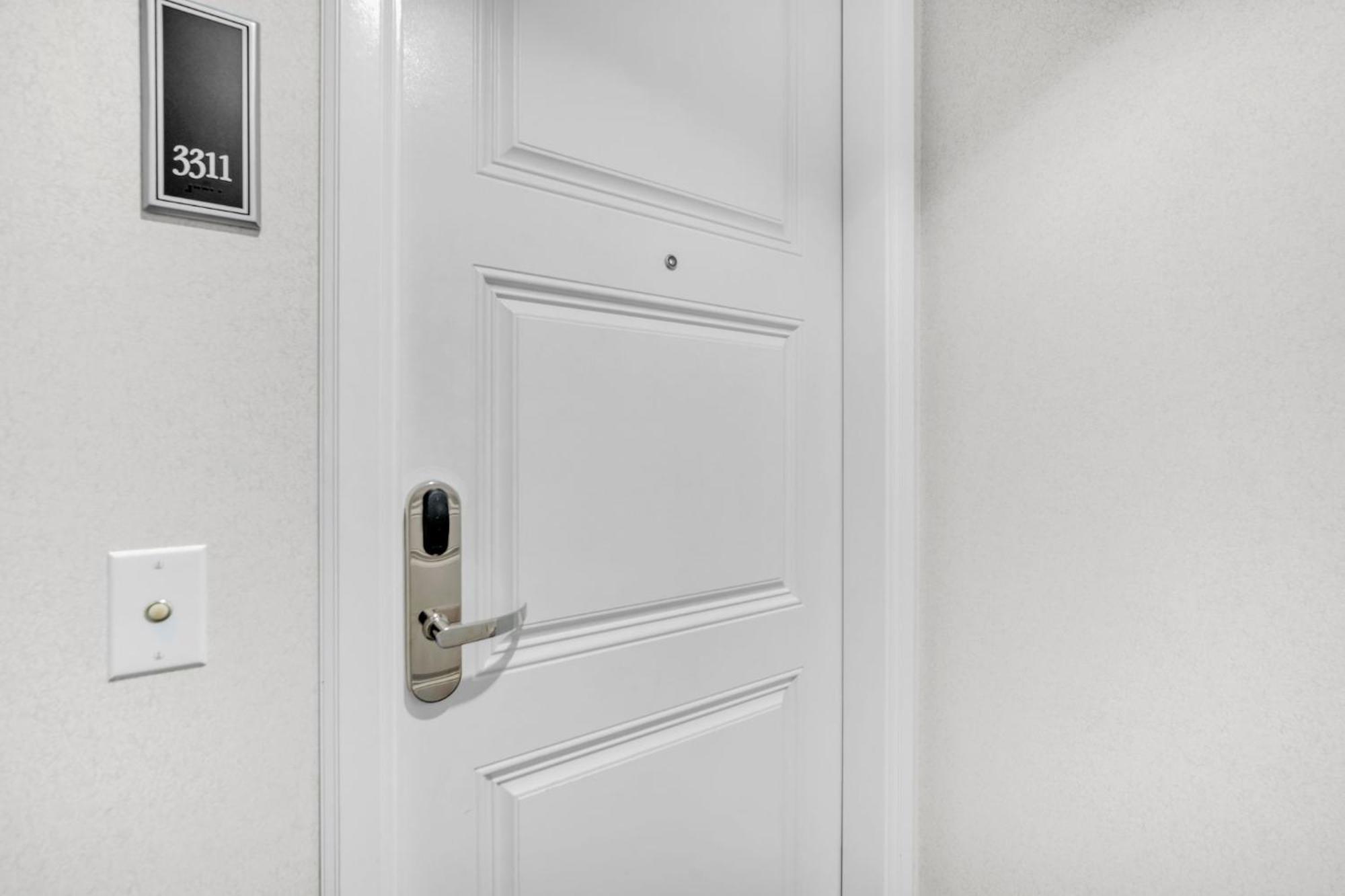 2 Bedroom Or King Studio Suites Four Seasons Hotel Miami Free Wi-Fi & Free Parking Номер фото
